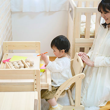 アイコニー キッズチェア (IKONIH KIDS CHAIR)