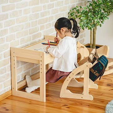 アイコニー キッズチェア (IKONIH KIDS CHAIR)