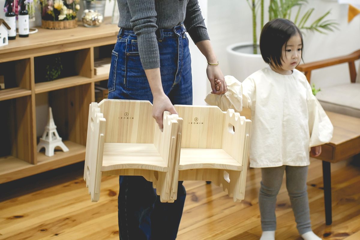 IKONIH スワール 木製 子どもイス 軽量